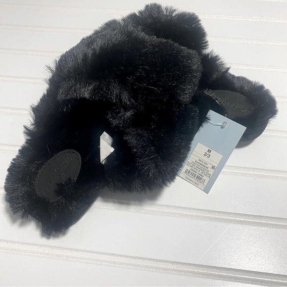 Cat & Jack, Fluffy Black Slippers Girls Size Medium 2/3 NWT - Picture 1 of 5